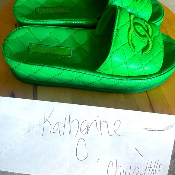 2021 Green Chanel Interlocking Slides - Picture 3 of 8